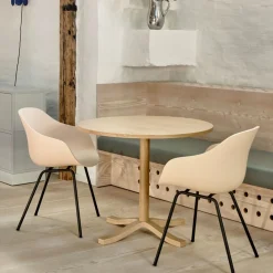 About A Chair AAC 226