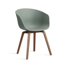 About a chair AAC 22 - pied bois