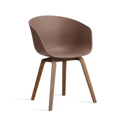 About a chair AAC 22 - pied bois