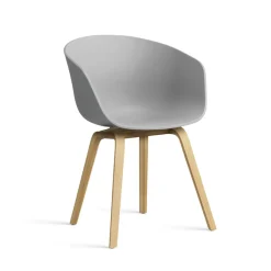 About a chair AAC 22 - pied bois