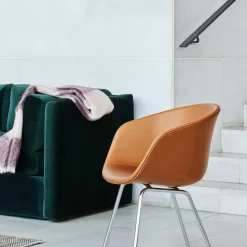 About a Chair AAC 27 pieds chromés