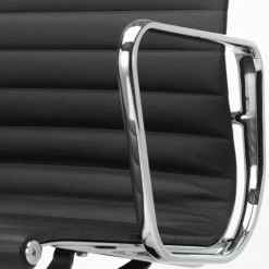 Aluminium EA 117 - Cuir noir L50 (Outlet)