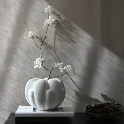 Bloom vase