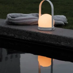 Carrie lampe à poser portable