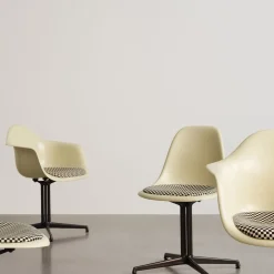 DAL Fiberglass Armchair - La Fonda base