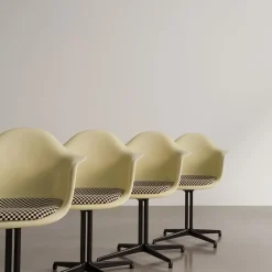 DAL Fiberglass Armchair - La Fonda base