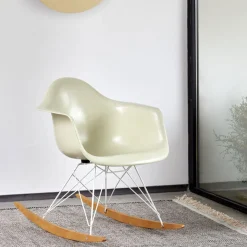 Eames fauteuil fiberglass RAR