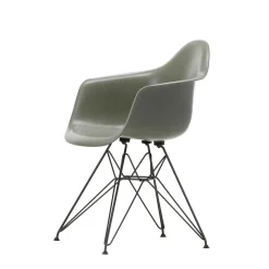 Eames Fiberglass Armchair DAR