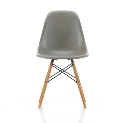 Eames Fiberglass Side Chair DSW