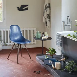 Eames Fiberglass Side Chair DSW