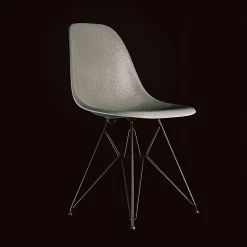 Eames Fiberglass Side Chair DSR