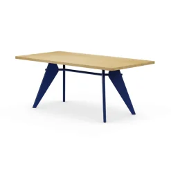 Em Table