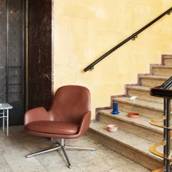 Era lounge chair low swivel cuir