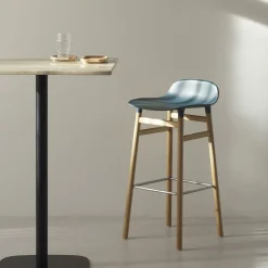 Form Barstool - Noyer
