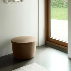Hide storage pouf