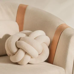 Knot coussin