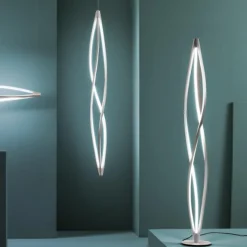 Lampadaire in the wind