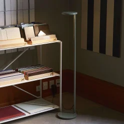 Lampadaire oblique USB-C