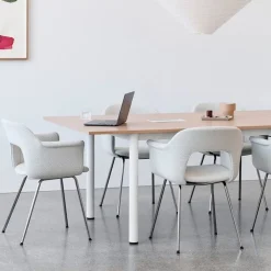 Layout 214 Fauteuil - Pieds acier - Entièrement rembourrée