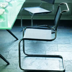 S 33 chaise cantilever