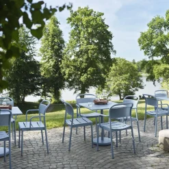 Table Carrée Linear Steel