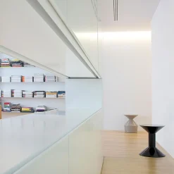 Table d'appoint Shape Quickship