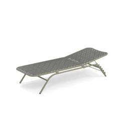Yard chaise longue