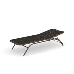 Yard chaise longue